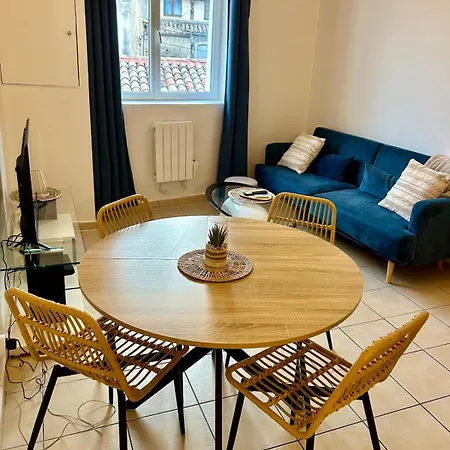 Duplex Climatisé Centre Historique - 3 Guests Nîmes